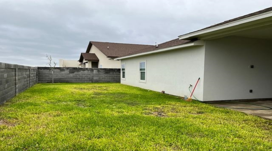 7430 Harper Lee, Laredo, Texas 78041, 4 Bedrooms Bedrooms, 6 Rooms Rooms,3 BathroomsBathrooms,Residential,For Rent,7430 Harper Lee,20263083