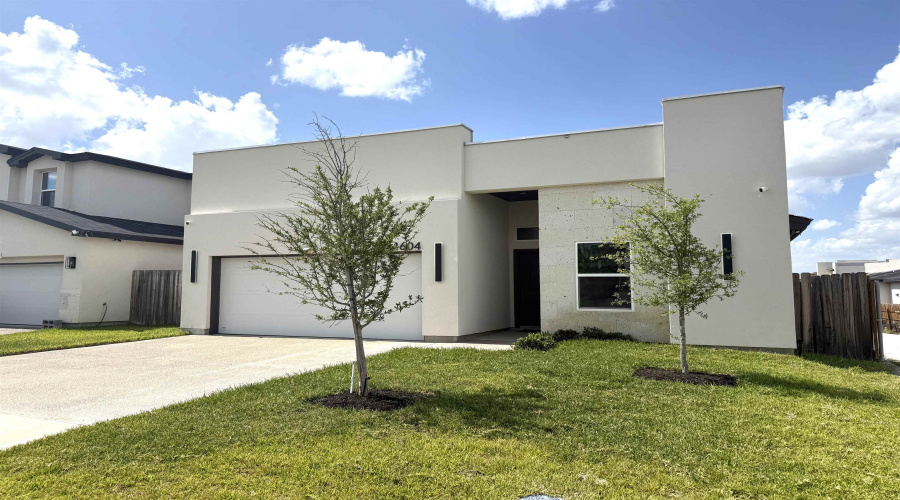1604 Latigo Loop, Laredo, Texas 78046-0000, 4 Bedrooms Bedrooms, 7 Rooms Rooms,2 BathroomsBathrooms,Residential,For Sale,1604 Latigo Loop,20263087
