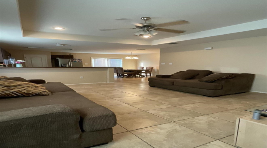 6104 Monaguillo Dr, Laredo, Texas 78046-5114, 3 Bedrooms Bedrooms, 6 Rooms Rooms,2 BathroomsBathrooms,Residential,For Rent,6104 Monaguillo Dr,20263090
