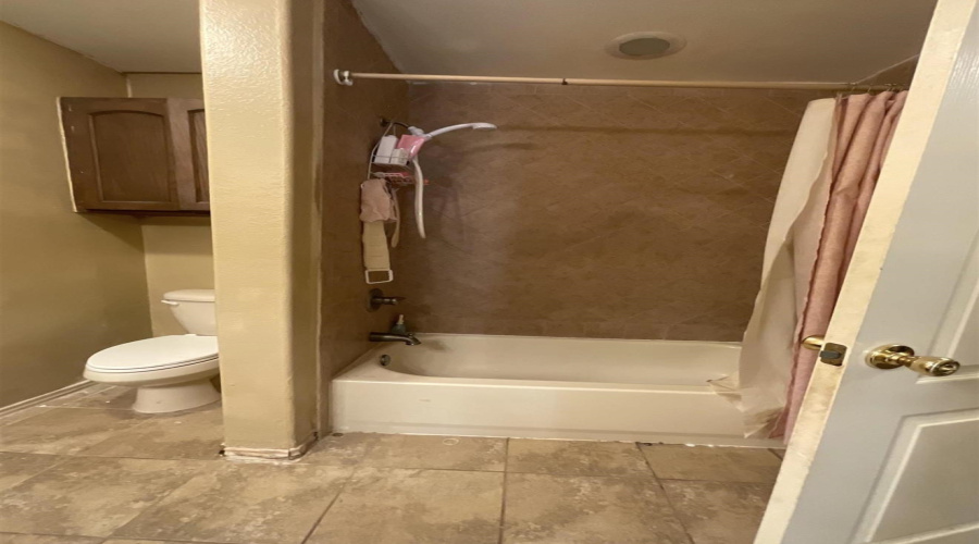 6104 Monaguillo Dr, Laredo, Texas 78046-5114, 3 Bedrooms Bedrooms, 6 Rooms Rooms,2 BathroomsBathrooms,Residential,For Rent,6104 Monaguillo Dr,20263090