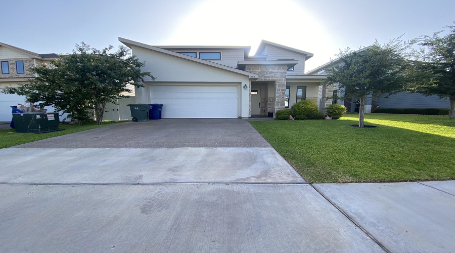 1232 Sambar Lp, LAREDO, Texas 78045, 4 Bedrooms Bedrooms, 6 Rooms Rooms,4 BathroomsBathrooms,Residential,For Rent,1232 Sambar Lp,20263092