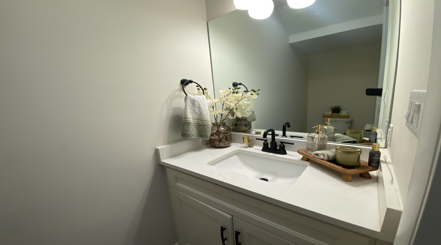 1232 Sambar Lp, LAREDO, Texas 78045, 4 Bedrooms Bedrooms, 6 Rooms Rooms,4 BathroomsBathrooms,Residential,For Sale,1232 Sambar Lp,20263093