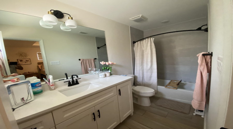 1232 Sambar Lp, LAREDO, Texas 78045, 4 Bedrooms Bedrooms, 6 Rooms Rooms,4 BathroomsBathrooms,Residential,For Sale,1232 Sambar Lp,20263093
