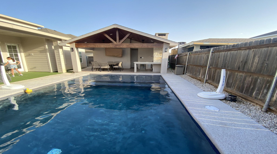 1232 Sambar Lp, LAREDO, Texas 78045, 4 Bedrooms Bedrooms, 6 Rooms Rooms,4 BathroomsBathrooms,Residential,For Sale,1232 Sambar Lp,20263093