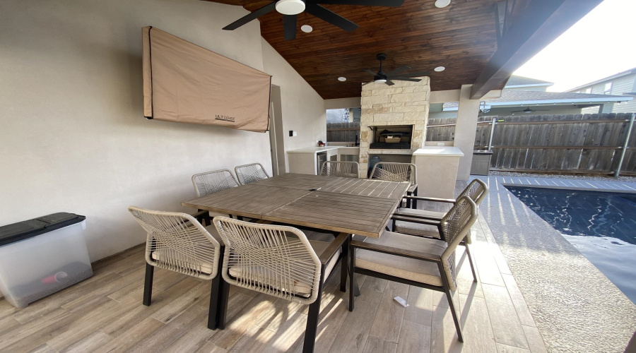 1232 Sambar Lp, LAREDO, Texas 78045, 4 Bedrooms Bedrooms, 6 Rooms Rooms,4 BathroomsBathrooms,Residential,For Sale,1232 Sambar Lp,20263093