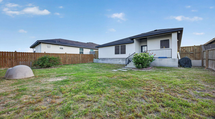 521 Cienega Lane, Laredo, Texas 78046, 4 Bedrooms Bedrooms, 6 Rooms Rooms,2 BathroomsBathrooms,Residential,For Sale,521 Cienega Lane,20263094