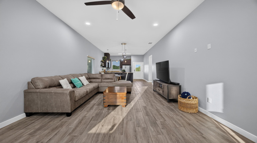 521 Cienega Lane, Laredo, Texas 78046, 4 Bedrooms Bedrooms, 6 Rooms Rooms,2 BathroomsBathrooms,Residential,For Sale,521 Cienega Lane,20263094