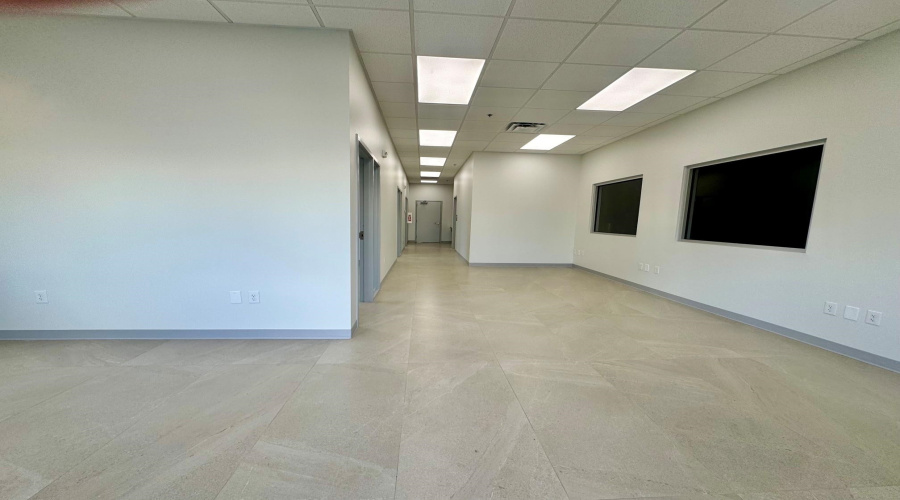 13101 Spivey Dr, Laredo, Texas 78045, 1 Bedroom Bedrooms, 11 Rooms Rooms,2 BathroomsBathrooms,Commercial/industrial,For Rent,13101 Spivey Dr,20263098