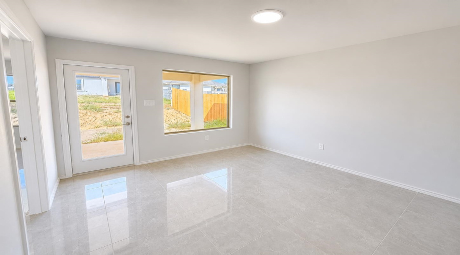 6002 Servando Dr, Laredo, Texas 78046, 3 Bedrooms Bedrooms, 6 Rooms Rooms,2 BathroomsBathrooms,Residential,For Sale,6002 Servando Dr,20263095