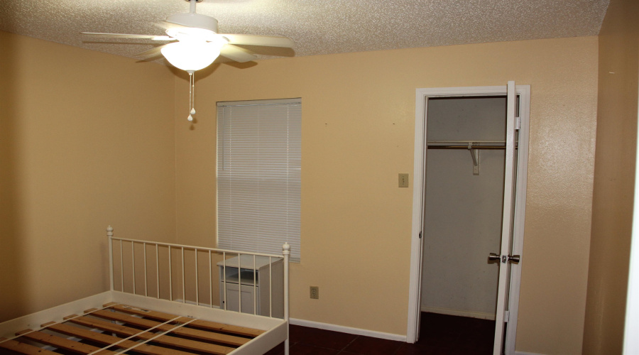 1801 Denmark Ln, Laredo, Texas 78045, 3 Bedrooms Bedrooms, 6 Rooms Rooms,2 BathroomsBathrooms,Residential,For Rent,1801 Denmark Ln,20263096