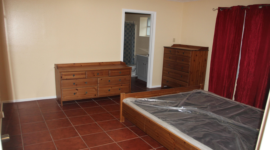 1801 Denmark Ln, Laredo, Texas 78045, 3 Bedrooms Bedrooms, 6 Rooms Rooms,2 BathroomsBathrooms,Residential,For Rent,1801 Denmark Ln,20263096