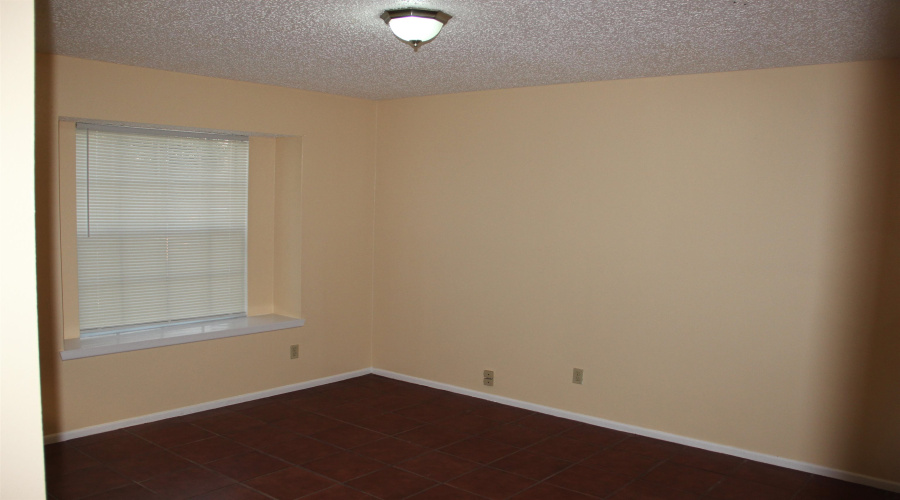 1801 Denmark Ln, Laredo, Texas 78045, 3 Bedrooms Bedrooms, 6 Rooms Rooms,2 BathroomsBathrooms,Residential,For Rent,1801 Denmark Ln,20263096