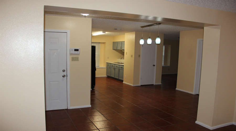 1801 Denmark Ln, Laredo, Texas 78045, 3 Bedrooms Bedrooms, 6 Rooms Rooms,2 BathroomsBathrooms,Residential,For Rent,1801 Denmark Ln,20263096