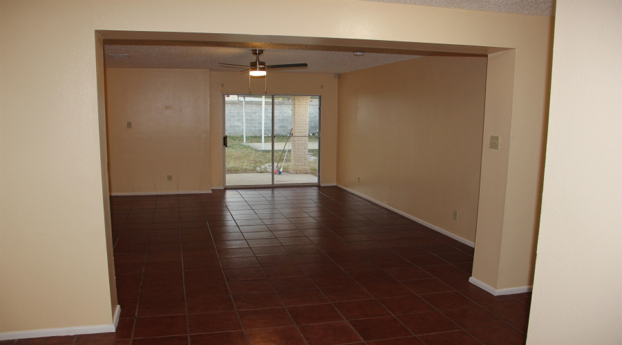 1801 Denmark Ln, Laredo, Texas 78045, 3 Bedrooms Bedrooms, 6 Rooms Rooms,2 BathroomsBathrooms,Residential,For Rent,1801 Denmark Ln,20263096
