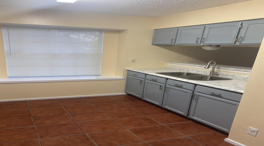 1801 Denmark Ln, Laredo, Texas 78045, 3 Bedrooms Bedrooms, 6 Rooms Rooms,2 BathroomsBathrooms,Residential,For Rent,1801 Denmark Ln,20263096