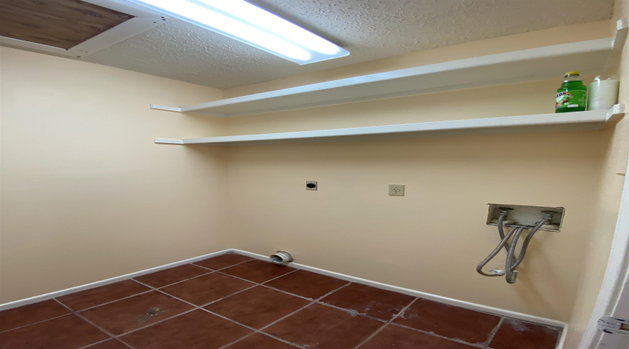 1801 Denmark Ln, Laredo, Texas 78045, 3 Bedrooms Bedrooms, 6 Rooms Rooms,2 BathroomsBathrooms,Residential,For Rent,1801 Denmark Ln,20263096