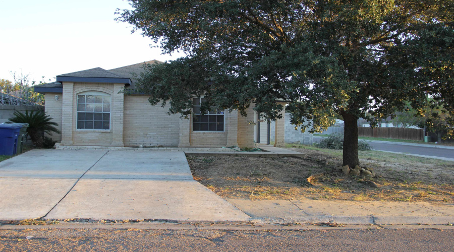 1801 Denmark Ln, Laredo, Texas 78045, 3 Bedrooms Bedrooms, 6 Rooms Rooms,2 BathroomsBathrooms,Residential,For Rent,1801 Denmark Ln,20263096