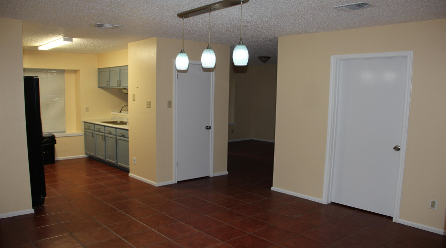 1801 Denmark Ln, Laredo, Texas 78045, 3 Bedrooms Bedrooms, 6 Rooms Rooms,2 BathroomsBathrooms,Residential,For Rent,1801 Denmark Ln,20263096