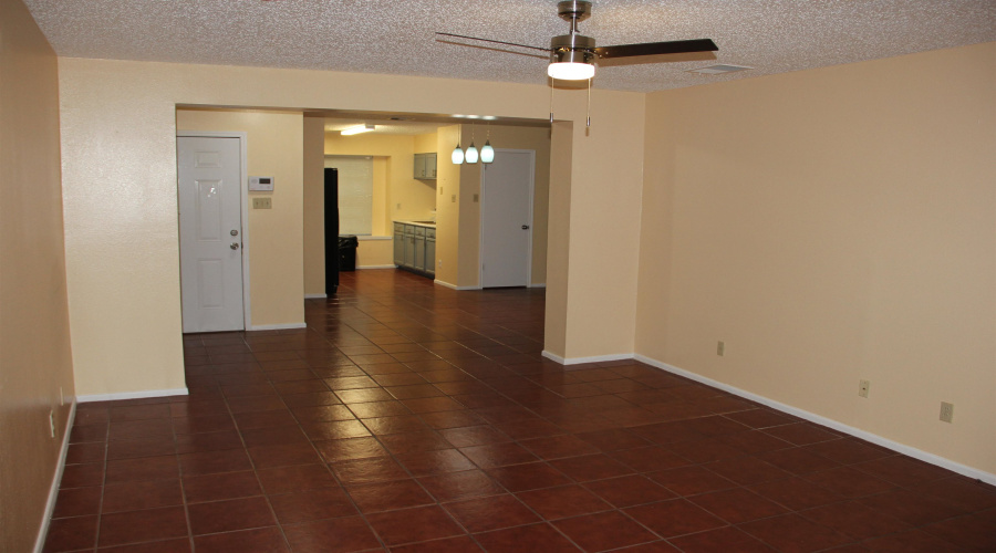 1801 Denmark Ln, Laredo, Texas 78045, 3 Bedrooms Bedrooms, 6 Rooms Rooms,2 BathroomsBathrooms,Residential,For Rent,1801 Denmark Ln,20263096