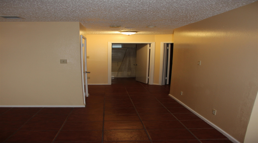 1801 Denmark Ln, Laredo, Texas 78045, 3 Bedrooms Bedrooms, 6 Rooms Rooms,2 BathroomsBathrooms,Residential,For Rent,1801 Denmark Ln,20263096