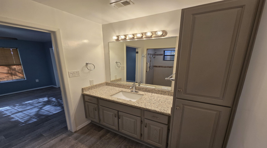 8527 Michigan Ave, Laredo, Texas 78045, 3 Bedrooms Bedrooms, 4 Rooms Rooms,2 BathroomsBathrooms,Residential,For Rent,8527 Michigan Ave,20263097