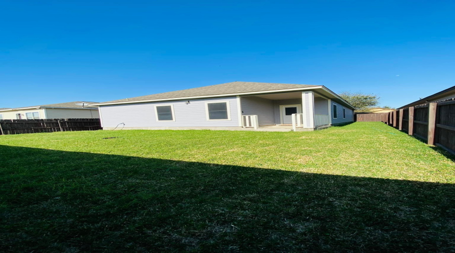 11159 Capistran Lp, Laredo, Texas 78045, 3 Bedrooms Bedrooms, 5 Rooms Rooms,2 BathroomsBathrooms,Residential,For Rent,11159 Capistran Lp,20263101