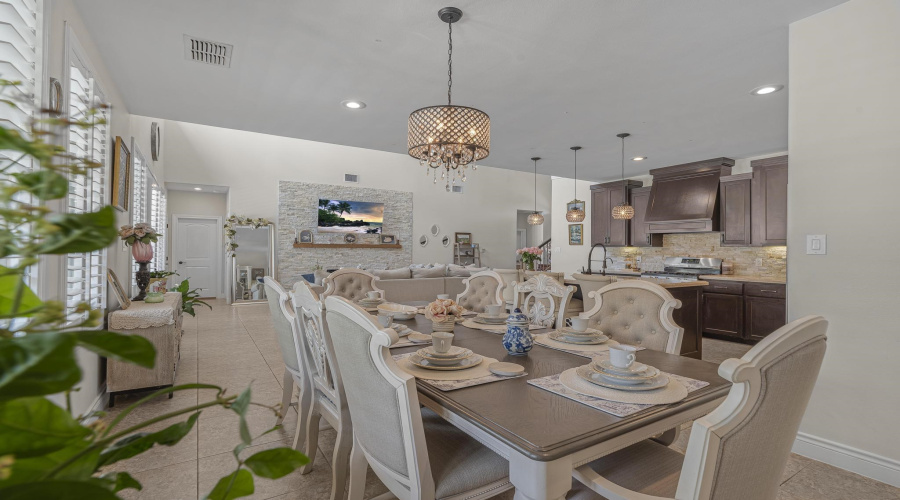 7313 Thomas Harris Dr, LAREDO, Texas 78041, 4 Bedrooms Bedrooms, 7 Rooms Rooms,3 BathroomsBathrooms,Residential,For Sale,7313 Thomas Harris Dr,20263102
