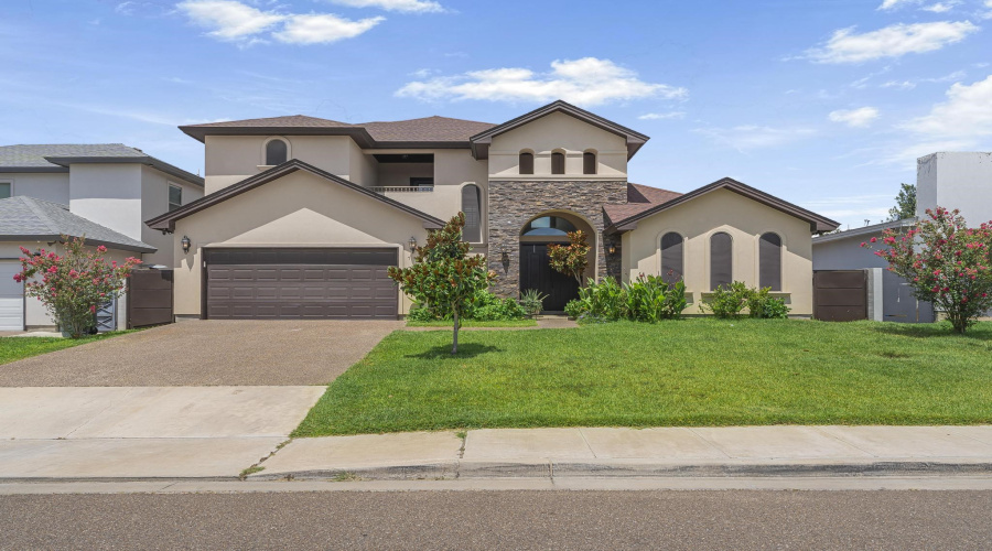 7313 Thomas Harris Dr, LAREDO, Texas 78041, 4 Bedrooms Bedrooms, 7 Rooms Rooms,3 BathroomsBathrooms,Residential,For Sale,7313 Thomas Harris Dr,20263102
