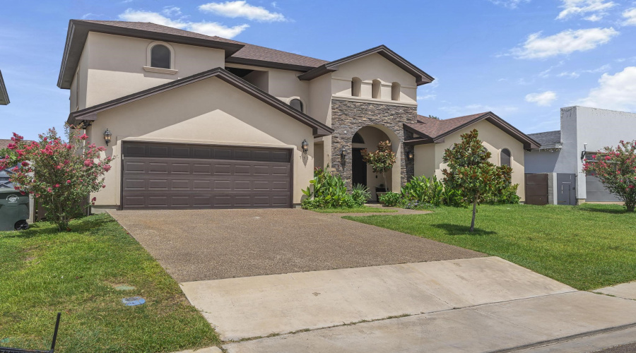7313 Thomas Harris Dr, LAREDO, Texas 78041, 4 Bedrooms Bedrooms, 7 Rooms Rooms,3 BathroomsBathrooms,Residential,For Sale,7313 Thomas Harris Dr,20263102