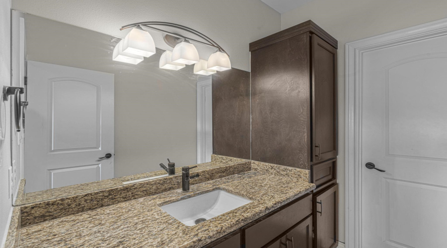 7313 Thomas Harris Dr, LAREDO, Texas 78041, 4 Bedrooms Bedrooms, 7 Rooms Rooms,3 BathroomsBathrooms,Residential,For Sale,7313 Thomas Harris Dr,20263102