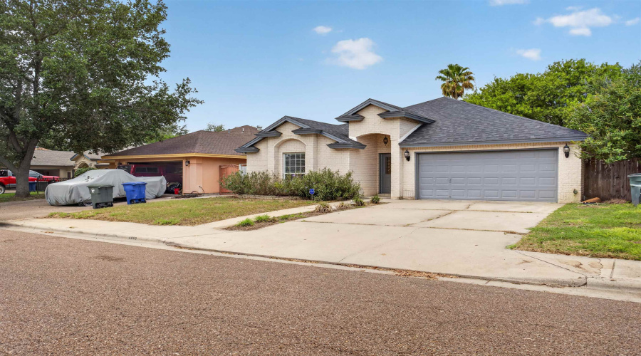 8990 Pebble Trl, Laredo, Texas 78045, 3 Bedrooms Bedrooms, 5 Rooms Rooms,2 BathroomsBathrooms,Residential,For Sale,8990 Pebble Trl,20263105