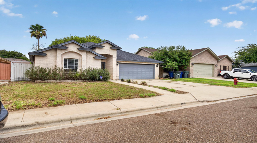 8990 Pebble Trl, Laredo, Texas 78045, 3 Bedrooms Bedrooms, 5 Rooms Rooms,2 BathroomsBathrooms,Residential,For Sale,8990 Pebble Trl,20263105