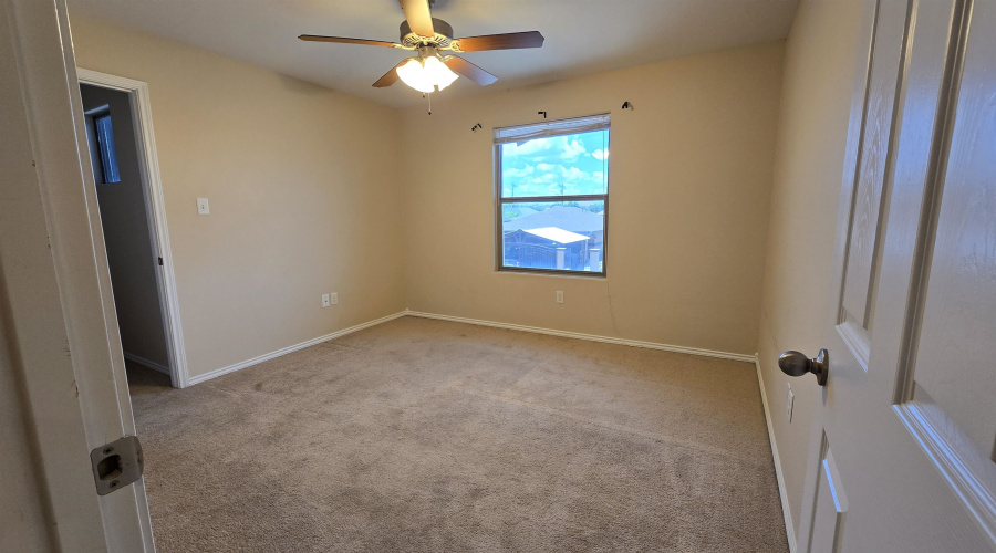 4301 Caroline St, Laredo, Texas 78046, 4 Bedrooms Bedrooms, 6 Rooms Rooms,2 BathroomsBathrooms,Residential,For Sale,4301 Caroline St,20263108