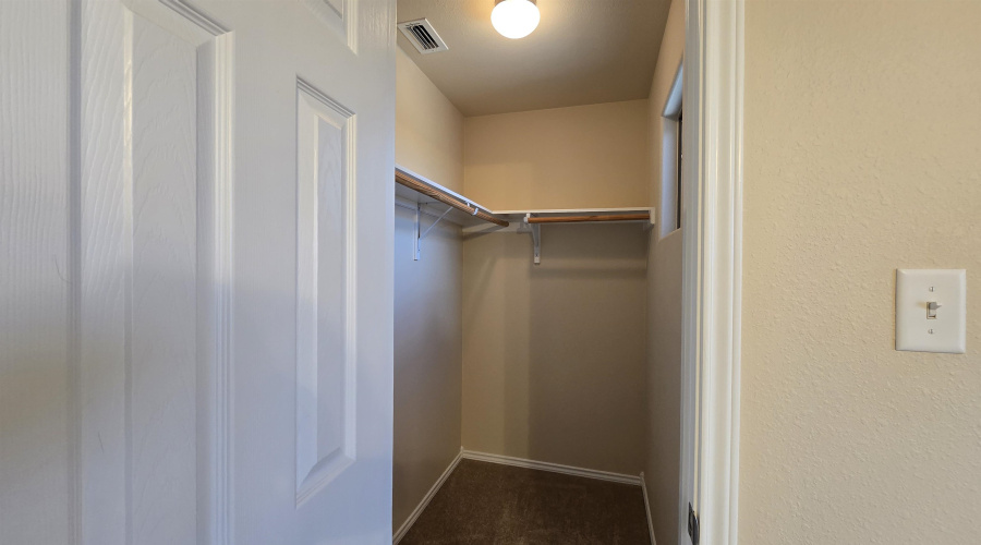 4301 Caroline St, Laredo, Texas 78046, 4 Bedrooms Bedrooms, 6 Rooms Rooms,2 BathroomsBathrooms,Residential,For Sale,4301 Caroline St,20263108