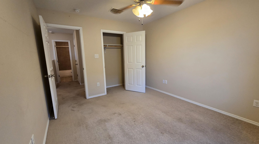 4301 Caroline St, Laredo, Texas 78046, 4 Bedrooms Bedrooms, 6 Rooms Rooms,2 BathroomsBathrooms,Residential,For Sale,4301 Caroline St,20263108