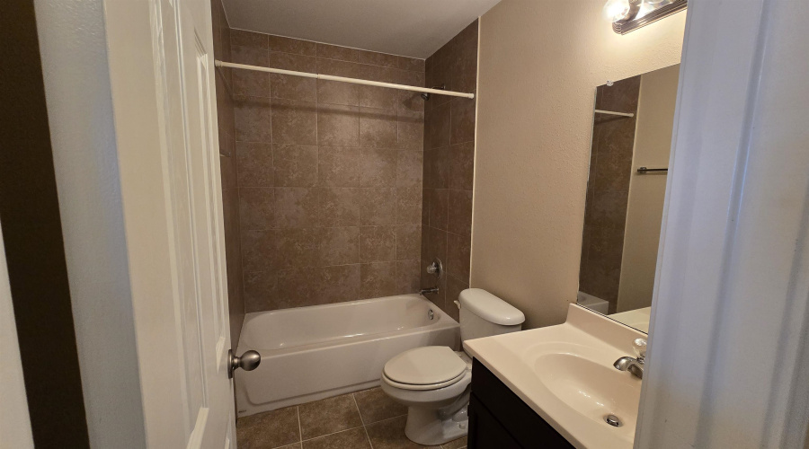 4301 Caroline St, Laredo, Texas 78046, 4 Bedrooms Bedrooms, 6 Rooms Rooms,2 BathroomsBathrooms,Residential,For Sale,4301 Caroline St,20263108