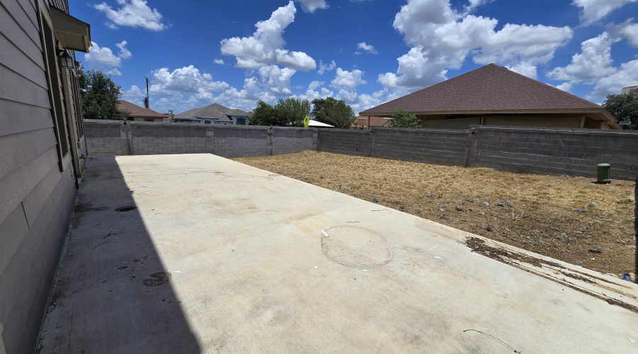 4301 Caroline St, Laredo, Texas 78046, 4 Bedrooms Bedrooms, 6 Rooms Rooms,2 BathroomsBathrooms,Residential,For Sale,4301 Caroline St,20263108