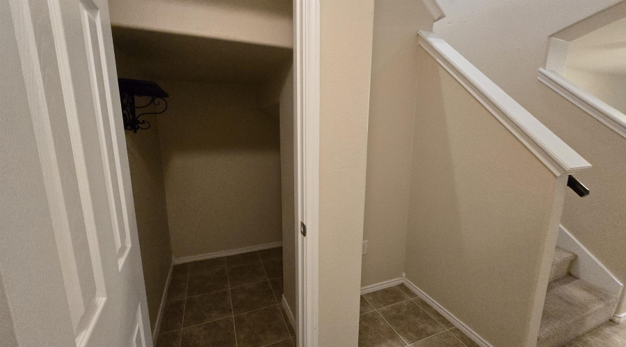 4301 Caroline St, Laredo, Texas 78046, 4 Bedrooms Bedrooms, 6 Rooms Rooms,2 BathroomsBathrooms,Residential,For Sale,4301 Caroline St,20263108