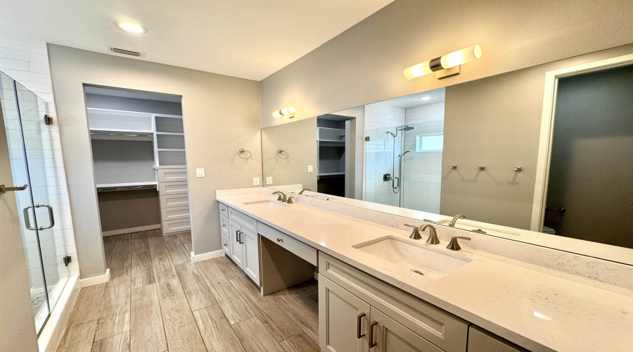 1950 Sambar Lp, LAREDO, Texas 78045, 5 Bedrooms Bedrooms, 8 Rooms Rooms,4 BathroomsBathrooms,Residential,For Rent,1950 Sambar Lp,20263109