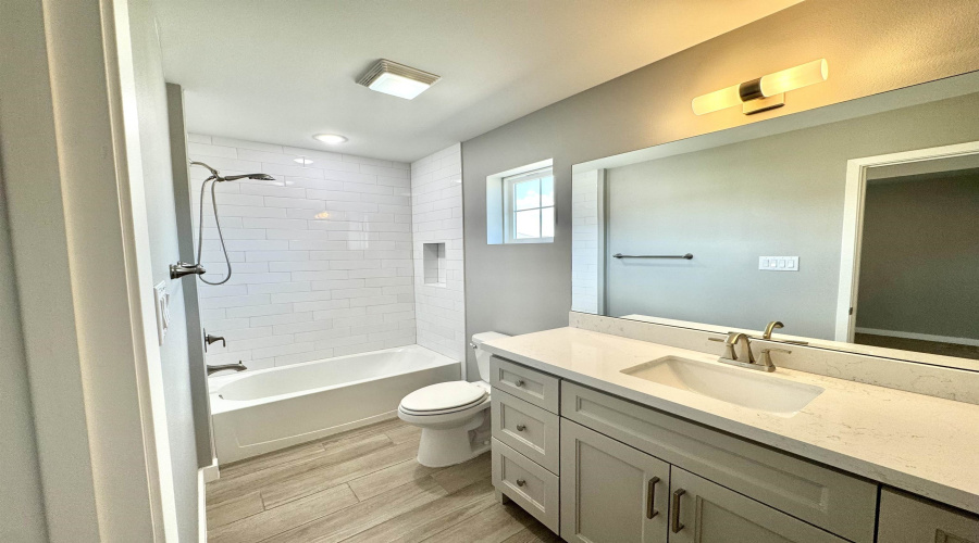 1950 Sambar Lp, LAREDO, Texas 78045, 5 Bedrooms Bedrooms, 8 Rooms Rooms,4 BathroomsBathrooms,Residential,For Rent,1950 Sambar Lp,20263109
