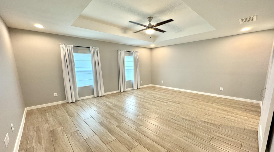 1950 Sambar Lp, LAREDO, Texas 78045, 5 Bedrooms Bedrooms, 8 Rooms Rooms,4 BathroomsBathrooms,Residential,For Rent,1950 Sambar Lp,20263109