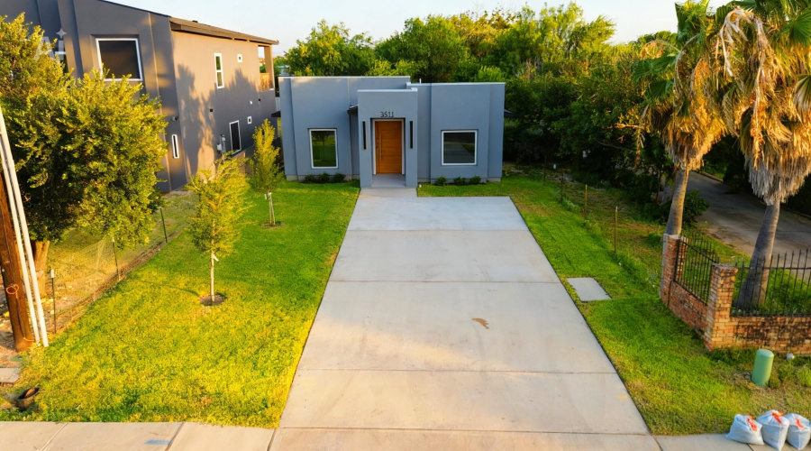 3511 Pine St, Laredo, Texas 78046, 3 Bedrooms Bedrooms, 5 Rooms Rooms,2 BathroomsBathrooms,Residential,For Sale,3511 Pine St,20263110