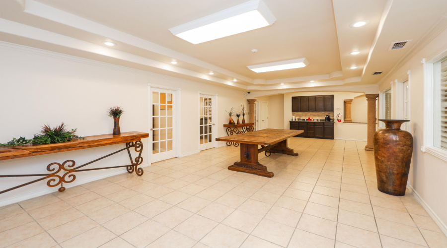 5809 East Dr, Laredo, Texas 78041, 1 Bedroom Bedrooms, 1 Room Rooms,4 BathroomsBathrooms,Commercial/industrial,For Sale,5809 East Dr,20263124