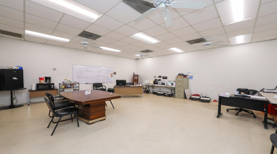 5809 East Dr, Laredo, Texas 78041, 1 Bedroom Bedrooms, 1 Room Rooms,4 BathroomsBathrooms,Commercial/industrial,For Sale,5809 East Dr,20263124