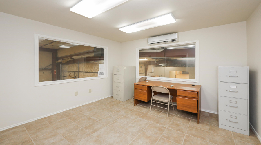 5809 East Dr, Laredo, Texas 78041, 1 Bedroom Bedrooms, 1 Room Rooms,4 BathroomsBathrooms,Commercial/industrial,For Sale,5809 East Dr,20263124