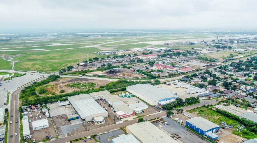 5809 East Dr, Laredo, Texas 78041, 1 Bedroom Bedrooms, 1 Room Rooms,4 BathroomsBathrooms,Commercial/industrial,For Sale,5809 East Dr,20263124
