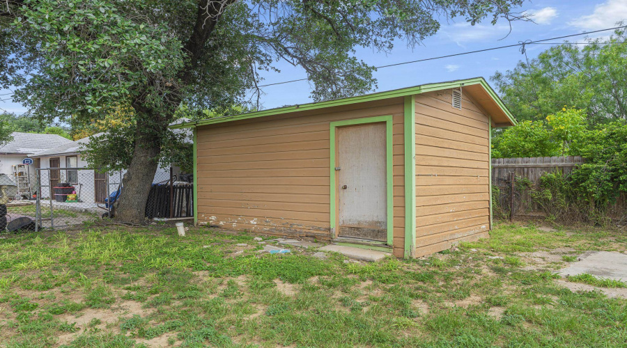 2012 Garfield St, LAREDO, Texas 78043, 3 Bedrooms Bedrooms, 5 Rooms Rooms,1 BathroomBathrooms,Residential,For Sale,2012 Garfield St,20263155