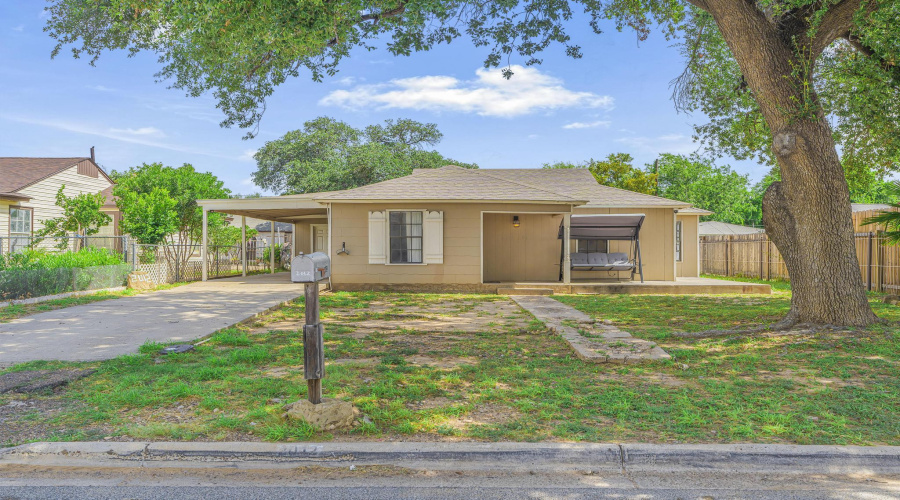 2012 Garfield St, LAREDO, Texas 78043, 3 Bedrooms Bedrooms, 5 Rooms Rooms,1 BathroomBathrooms,Residential,For Sale,2012 Garfield St,20263155