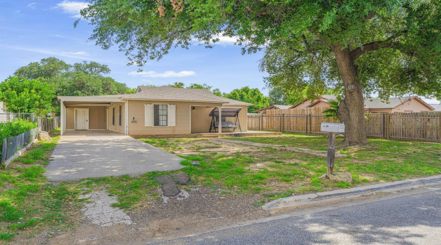 2012 Garfield St, LAREDO, Texas 78043, 3 Bedrooms Bedrooms, 5 Rooms Rooms,1 BathroomBathrooms,Residential,For Sale,2012 Garfield St,20263155