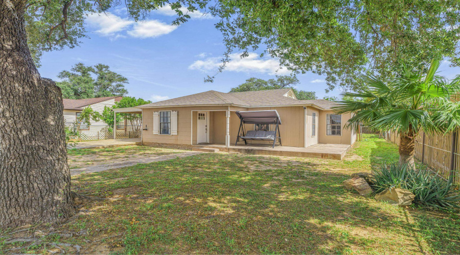 2012 Garfield St, LAREDO, Texas 78043, 3 Bedrooms Bedrooms, 5 Rooms Rooms,1 BathroomBathrooms,Residential,For Sale,2012 Garfield St,20263155